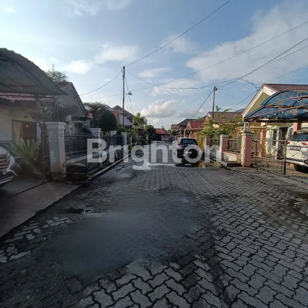 image RUMAH MEWAH 4KT DI CLUSTER DUYUNG, DEKAT MALL SKA PEKANBARU (2)