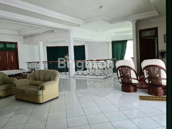 image RUMAH TENGAH KOTA LOKASI YUDHISTIRA PENDRIKAN SEMARANG TENGAH (4)