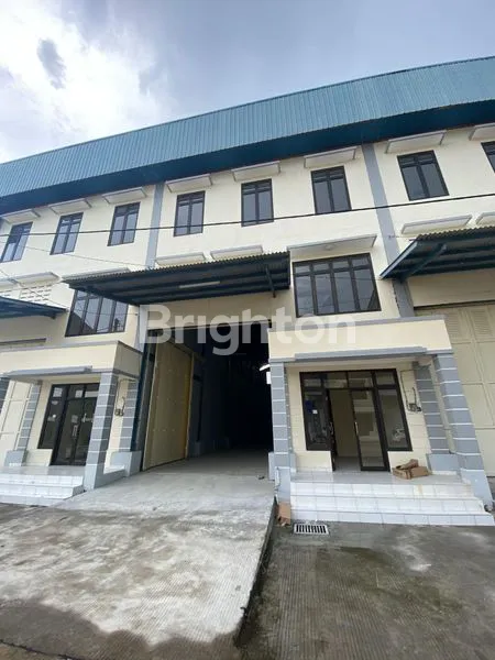 GUDANG + KANTOR 3 LANTAI AREA BENJENG CERME GRESIK