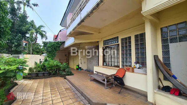 image RUMAH CLASSIC 2 LANTAI HITUNG TANAH DI DURI KEPA, KEBON JERUK (1)