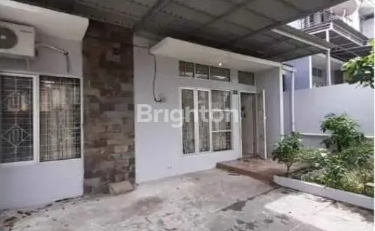 image RUMAH CANTIK 2 LANTAI TENGAH KOTA (1)