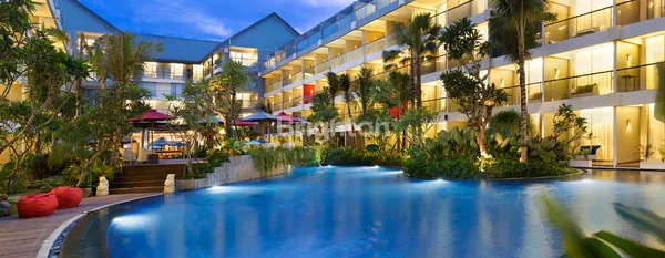 image UNIT CONDOTEL RAMADA ENCORE SEMINYAK BALCONY & POOL VIEW (3)