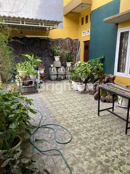 image KEBONSARI REGENCY, RUMAH 2 LANTAI, SIAP HUNI, TERAWAT, ONE GATE (1)