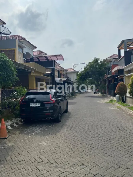 image KEBONSARI REGENCY, RUMAH 2 LANTAI, SIAP HUNI, TERAWAT, ONE GATE (2)