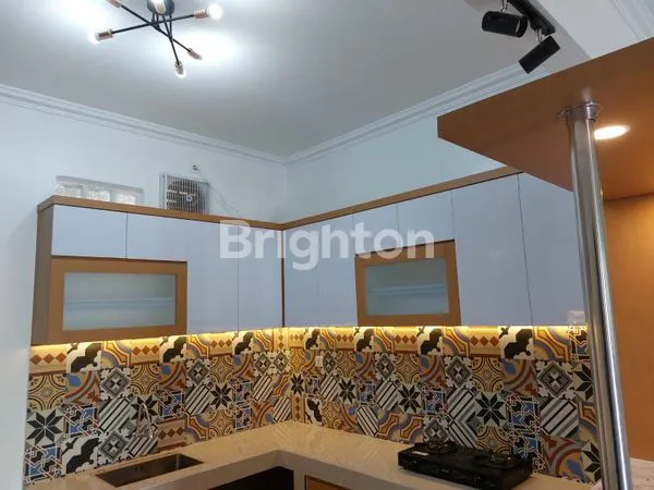 image RUMAH DIJUAL / SEWA SIAP HUNI 3 LANTAI (4)
