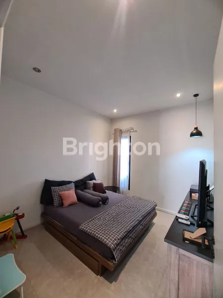 image RUMAH MINIMALIS 2 LANTAI ROYAL RESIDENCE DEKAT RAYA WIYUNG (6)