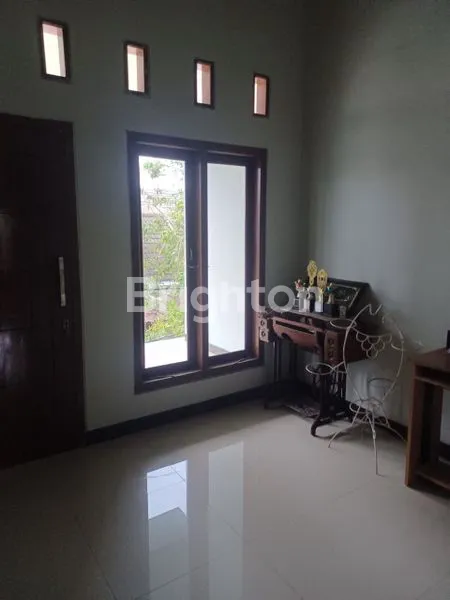 image RUMAH 2 LANTAI TENGAH KOTA LOKASI PADAT PENGHUNI (8)