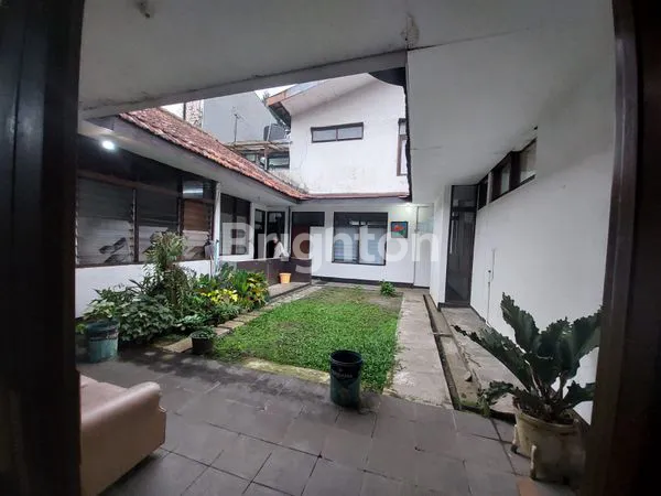 image RUMAH DUA LANTAI JALAN SABANG (1)