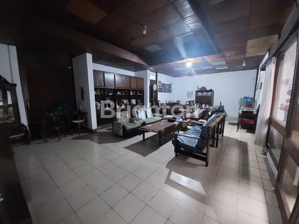 image RUMAH DUA LANTAI JALAN SABANG (3)