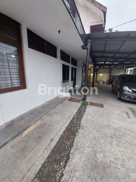 image RUMAH DUA LANTAI JALAN SABANG (5)