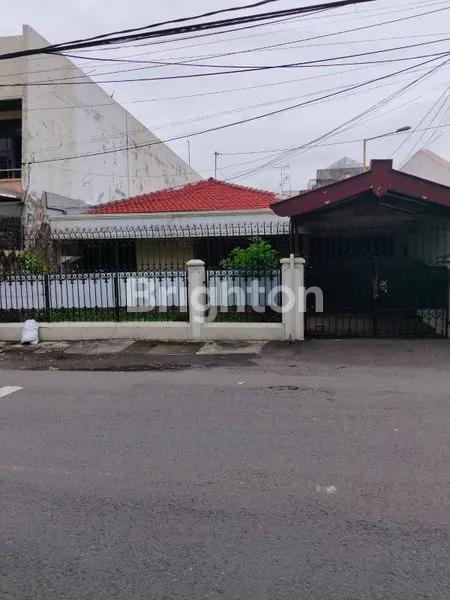 RUMAH STRATEGIS DI NGAGEL, COCOK UNTUK KANTOR & GUDANG