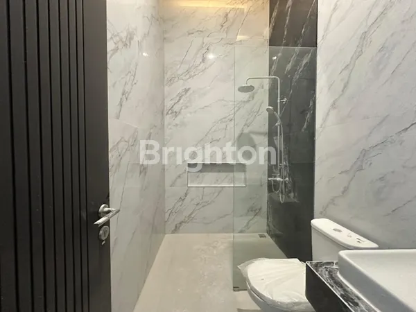 image RUMAH BARU SPLIT LEVEL DI CITRALAND DEKAT GWALK, PAKUWON INDAH DAN GRAHA FAMILY (7)