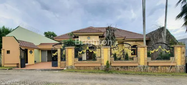 image DIJUAL RUMAH MEWAH SEMI FURNISH (1)