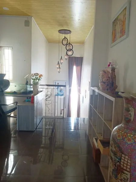 image RUMAH 2 LANTAI 4KT SIAP HUNI DI KOMPLEK (6)