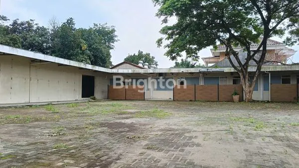 image BANGUNAN KANTOR LOKASI STRATEGIS DEKAT PINTU TOL BANYUMANIK SEMARANG SELATAN (2)