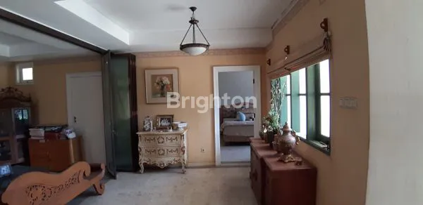 image  RUMAH MEGAH DI KAWASAN MARGOREJO INDAH, SURABAYA (4)