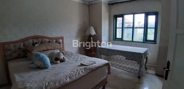 image  RUMAH MEGAH DI KAWASAN MARGOREJO INDAH, SURABAYA (7)