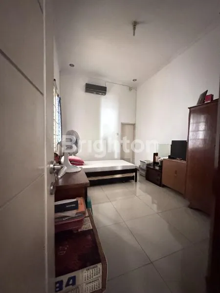 image RUMAH MEWAH 2 LANTAI STRATEGIS DEKAT BINUS DAN SILOAM KEBON JERUK (6)