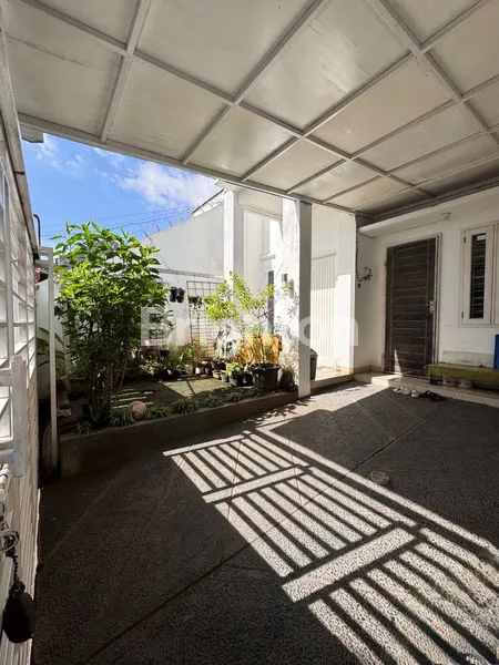 image RUMAH MEWAH 2 LANTAI STRATEGIS DEKAT BINUS DAN SILOAM KEBON JERUK (1)