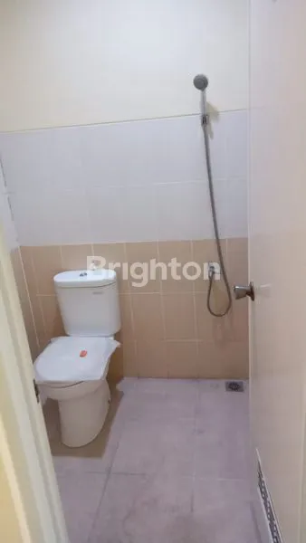 image DI SEWA RUKO CANTIK & BERSIH  3 LT SIAP PAKAI STRATEGIS DI TENGAH KOTA DAERAH DI MAJAPAHIT SEMARANG (5)