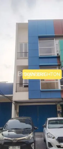 image DI SEWA RUKO CANTIK & BERSIH  3 LT SIAP PAKAI STRATEGIS DI TENGAH KOTA DAERAH DI MAJAPAHIT SEMARANG (1)