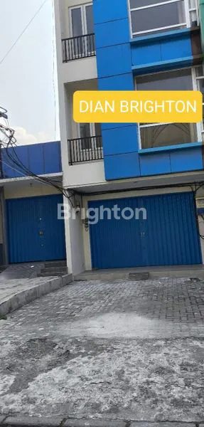 image DI SEWA RUKO CANTIK & BERSIH  3 LT SIAP PAKAI STRATEGIS DI TENGAH KOTA DAERAH DI MAJAPAHIT SEMARANG (2)