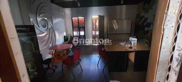 image TURUN HARGA! RUMAH MEWAH DI JALAN KEMBAR MANYAR KARTIKA (6)