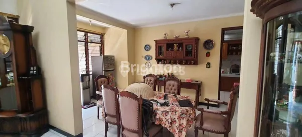 image TURUN HARGA! RUMAH MEWAH DI JALAN KEMBAR MANYAR KARTIKA (8)