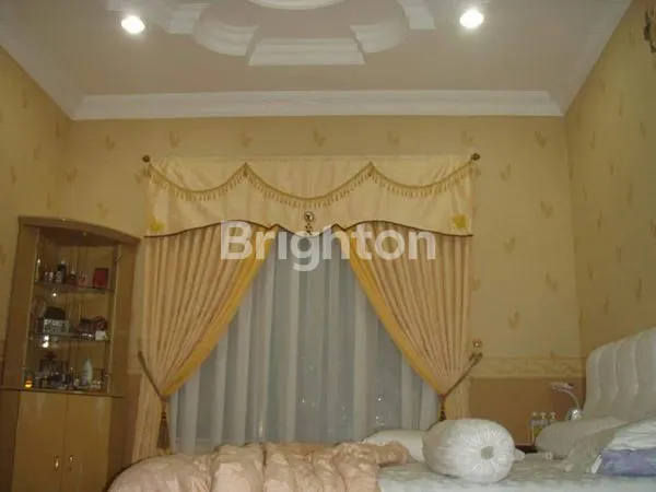 image RUMAH MEWAH DI SUNTER PERMAI (7)