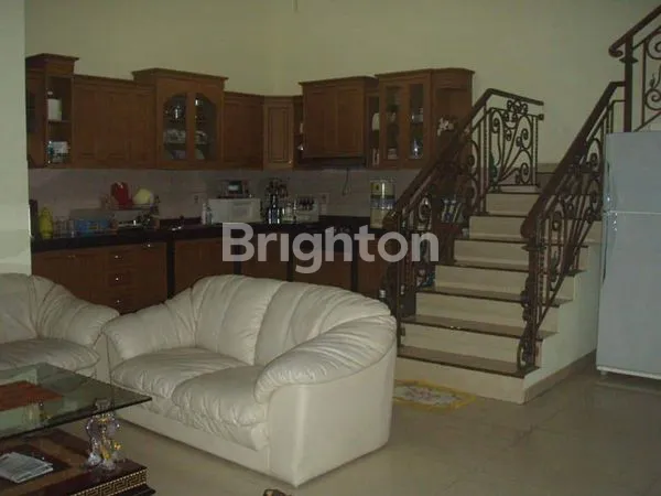 image RUMAH MEWAH DI SUNTER PERMAI (3)