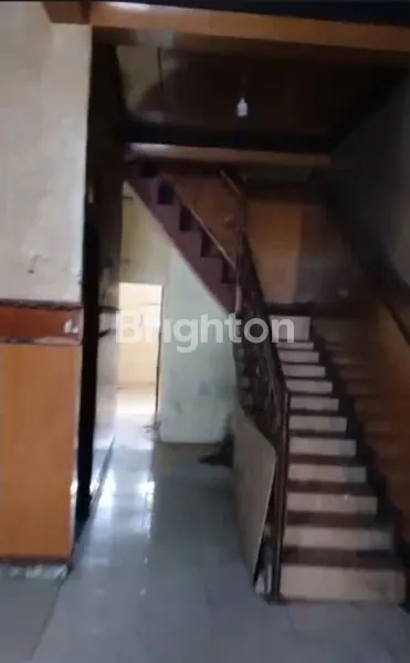 image RUMAH 2 LANTAI LETAK STRATEGIS DEKAT FASUM (2)