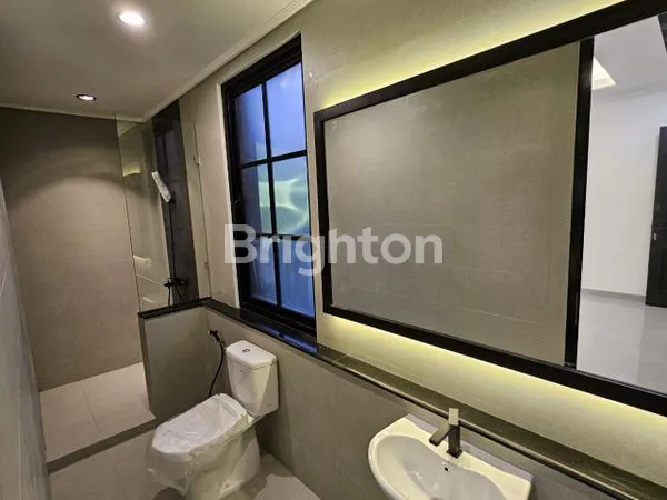 image RUMAH MEWAH AMERICAN CLASSIC SURABAYA TIMUR (5)