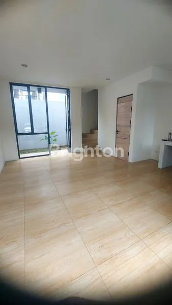 image RUMAH BARU SIAP HUNI DI LIPPO KARAWACI - TANGERANG (3)