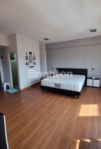 image 2 UNIT 2 BR APARTEMEN JADI SATU STRATEGIS DEKAT ITS, PAKUWON CITY, MERR (1)