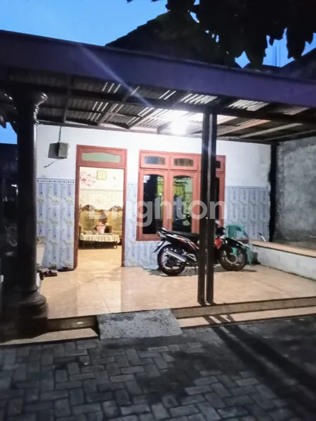 image RUMAH RAYA CANGKIR DRIYOREJO GRESIK (2)