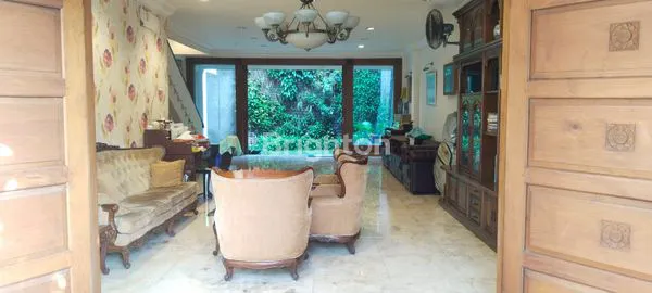 image RUMAH TINGKAT PINGGIR JALAN MENTENG BINTARO JAYA TANGERANG SELATAN (6)