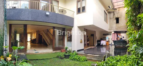 RUMAH TINGKAT PINGGIR JALAN MENTENG BINTARO JAYA TANGERANG SELATAN