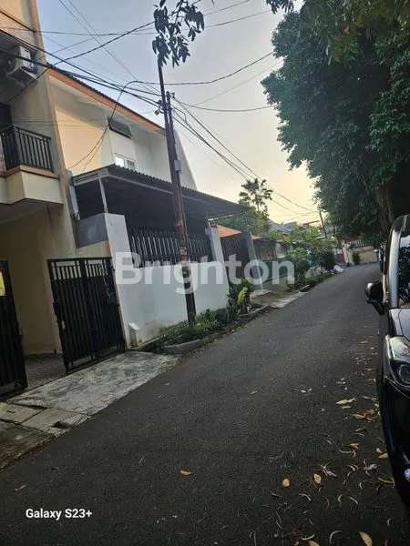 image RUMAH MODERN 3 LANTAI DI TANJUNG DUREN (7)