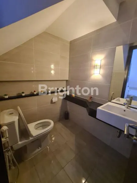 image RUMAH 2 LANTAI TERAWAT GOLF ISLAND TYPE PIANO PIK JAKARTA UTARA (8)