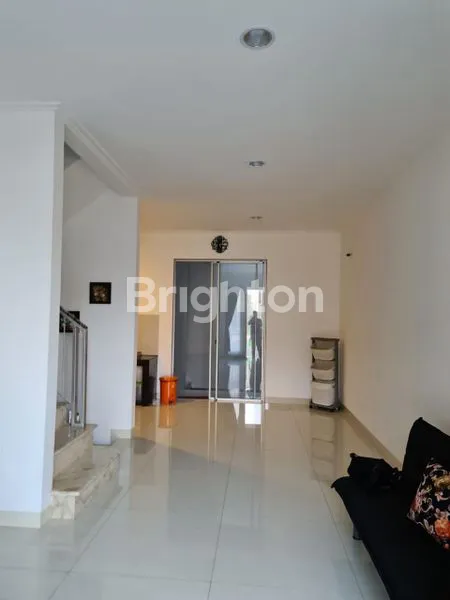 image RUMAH 2 LANTAI TERAWAT GOLF ISLAND TYPE PIANO PIK JAKARTA UTARA (4)