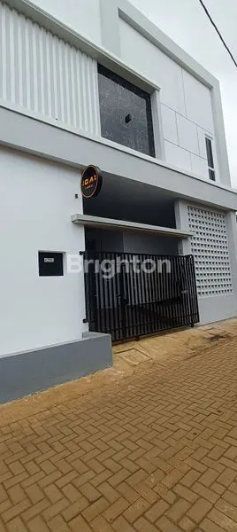 KOS CEWEK EKSKLUSIF BANGUNAN BARU DUA LANTAI DI SEKARAN DEKAT UNNES