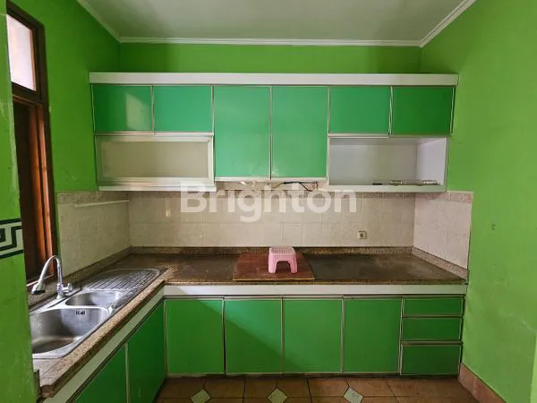 image RUMAH 1.5 LANTAI DI KEMANG PRATAMA BEKASI DEKAT KE JALAN TOL BEKASI BARAT (5)
