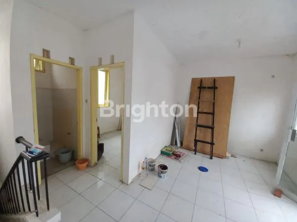 image RUKO COCOK UNTUK DI GUNAKAN INVESTASI DENGAN LOKASI STRATEGIS DI CITRALAND SELANGKAH KE JLLB SURABAYA (4)