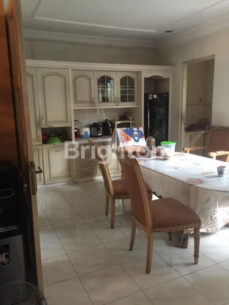 image RUMAH CANTIK DI BULEVARD MALL LIVING WORLD KOTA WISATA (5)