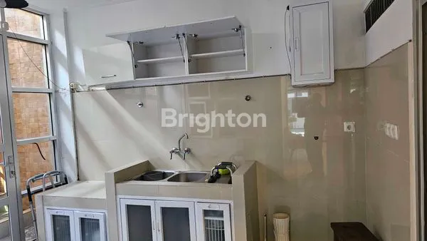 image RUMAH CANTIK 1 1/2 LANTAI SIAP HUNI DI TAMAN CIMANGGU (8)