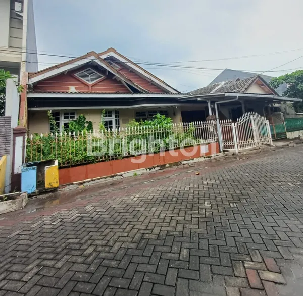 image DIJUAL RUMAH NIRWANA EKSEKUTIF SELANGKAH DARI MERR (1)