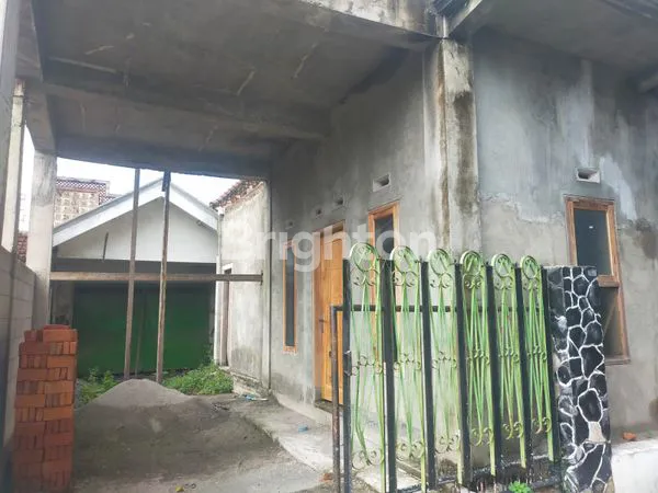 image RUMAH DI JALAN TRUNOJOYO BANARAN KERTOSONO NGANJUK JAWA TIMUR (8)