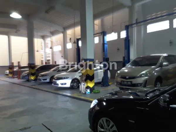 GEDUNG SHOWROOM BENGKEL MOBIL LENGKAP DI DEPOK JAWA BARAT