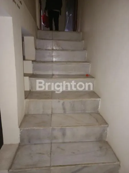 image DIJUAL CEPAT RUMAH DI TAMAN PALEM LESTARI JAKARTA BARAT (3)