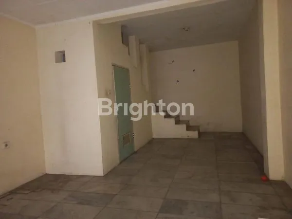 image DIJUAL CEPAT RUMAH DI TAMAN PALEM LESTARI JAKARTA BARAT (2)